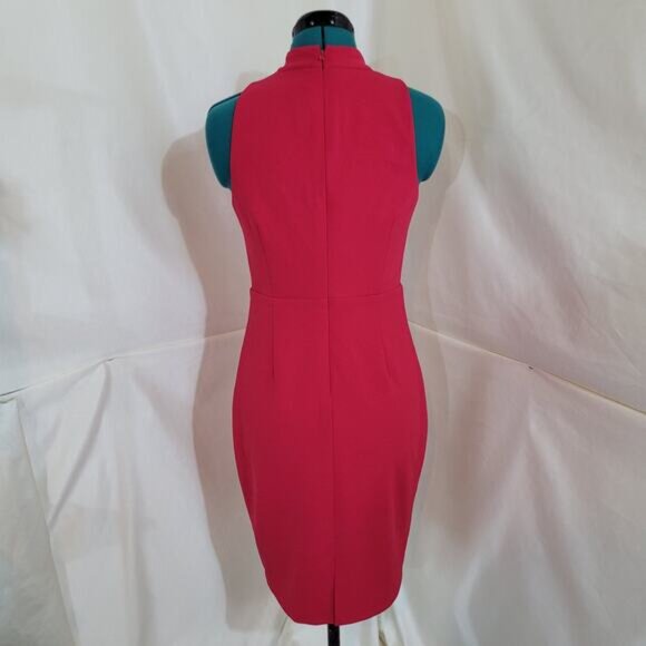 Elegant Red Sleeveless Dress - Picture 5 of 10